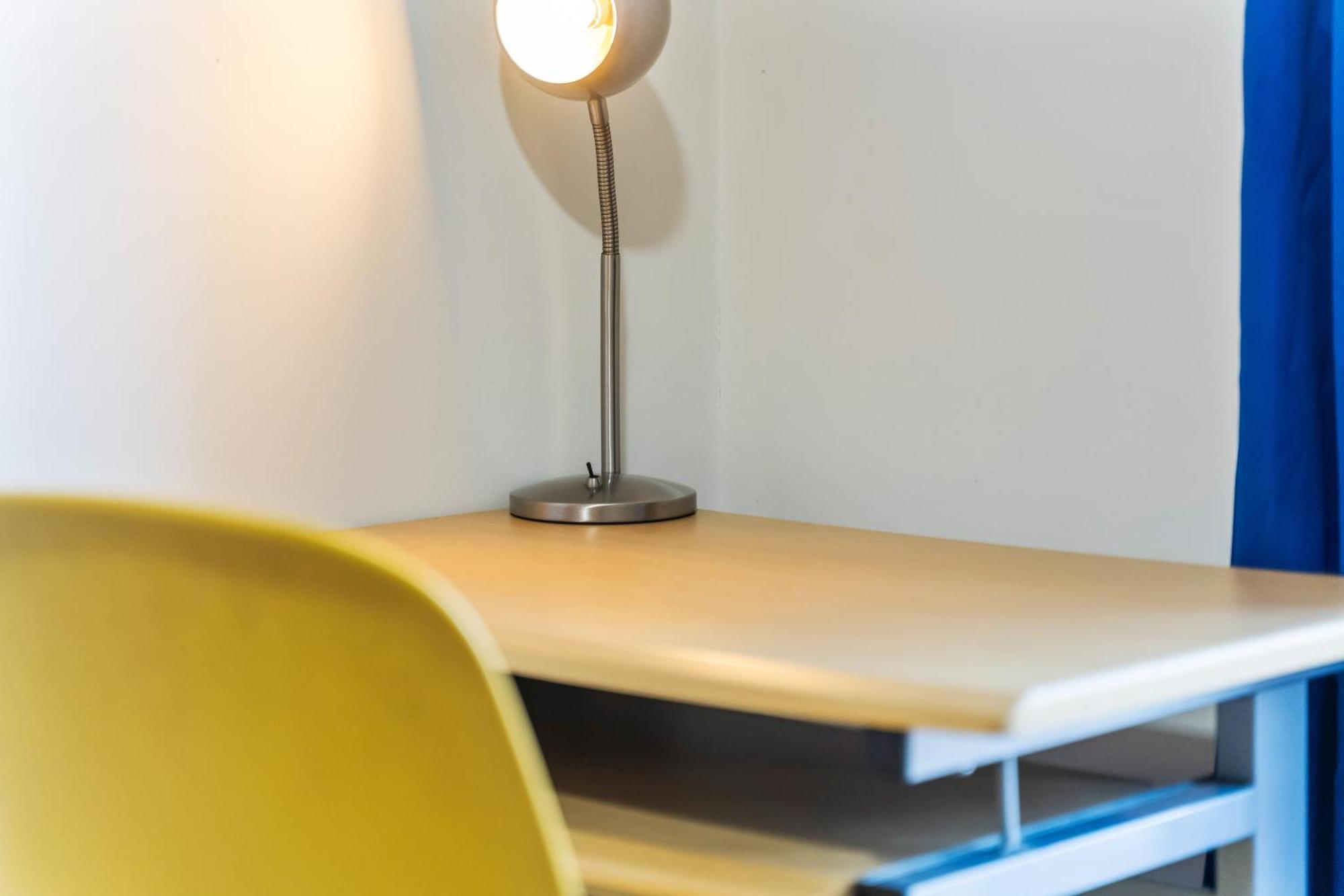 Apartment Balmoral Court -sleeps 6 -free Parking With Workstation & High-speed Wifi Birmingham