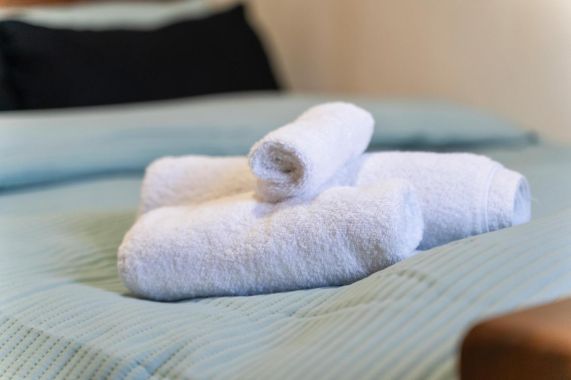 Apartment Balmoral Court -sleeps 6 -free Parking With Workstation & High-speed Wifi